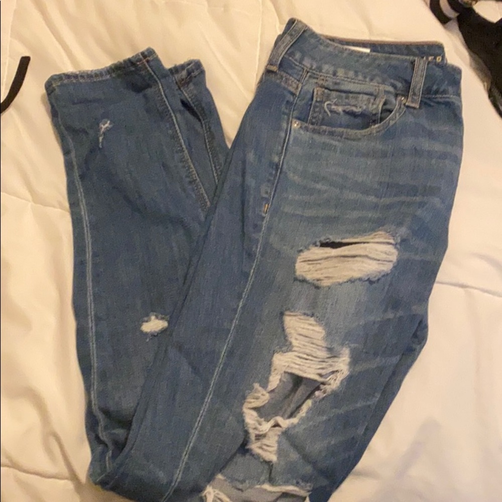 American eagle mom jeans